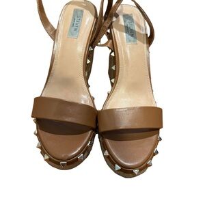 Steve Madden Sandals with Versatile Strap Design